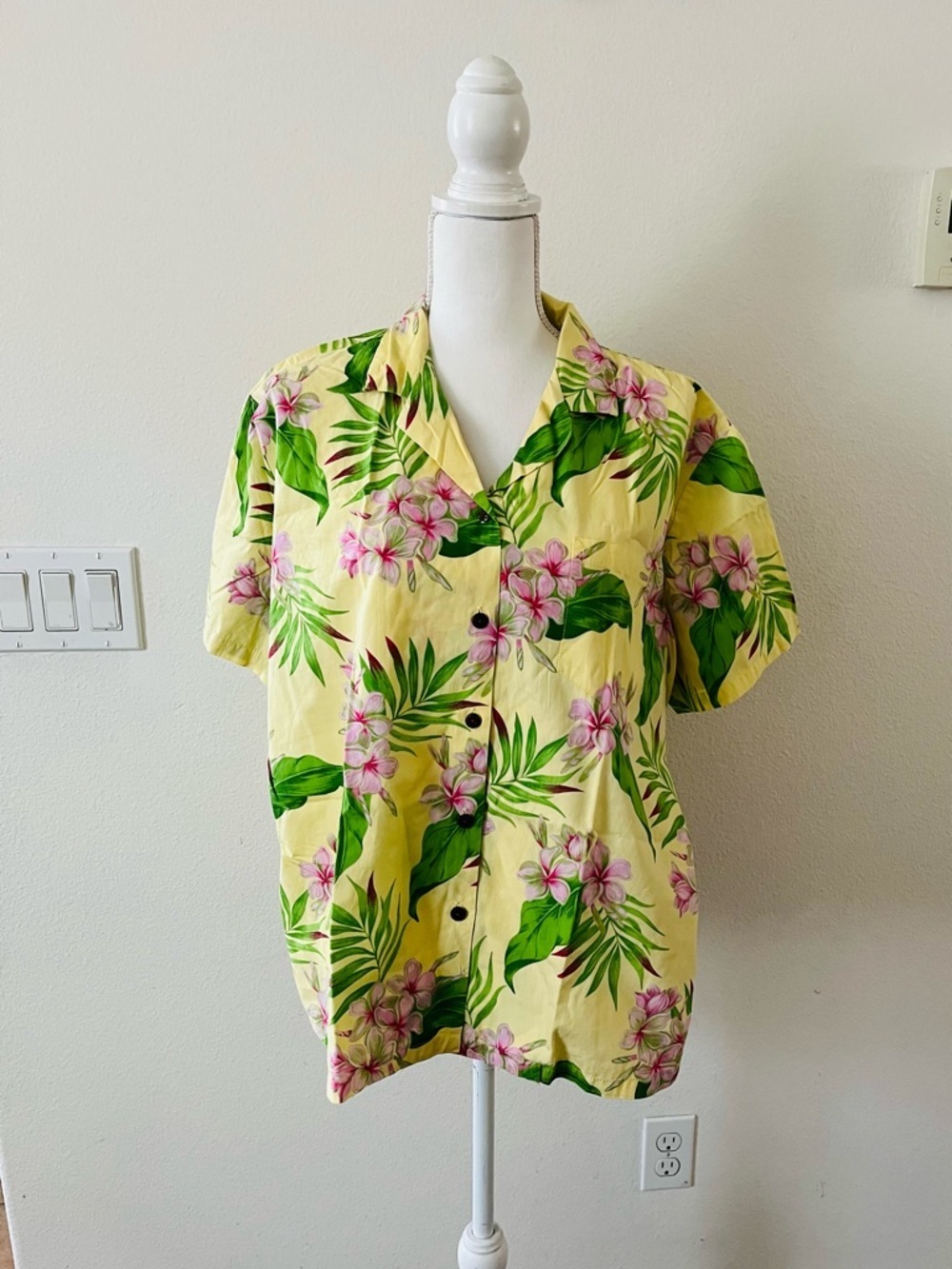 Tropical Floral Short-Sleeve Blouse - Yellow
